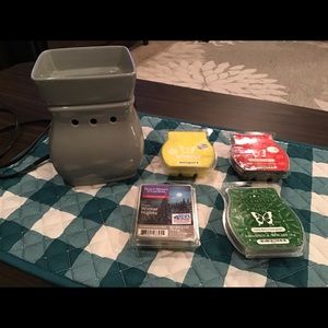 Scentsy Wax warmer with wax’s